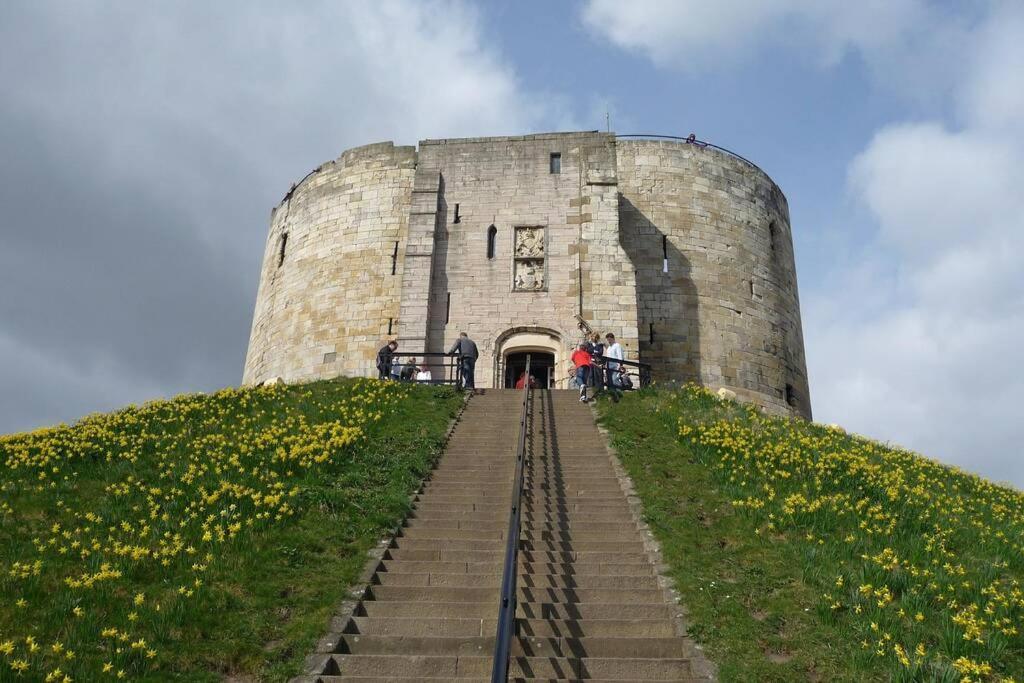 Luxury One Bedroom Apartment Within The City Walls York Extérieur photo